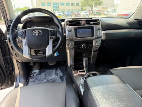 Used 2015 Toyota 4Runner SR5 Premium RWD image 17