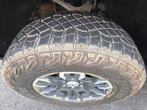 Used 2023 Chevrolet Silverado 1500 ZR2 w/ Technology Package image 11