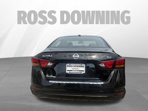 Used 2022 Nissan Altima 2.5 SV FWD image 5