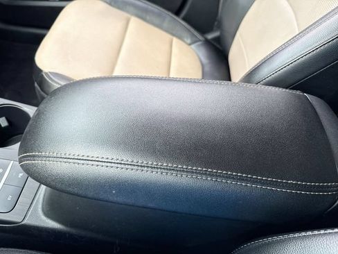 Used 2022 Ford Escape Titanium w/ Titanium Premium Package FWD image 21