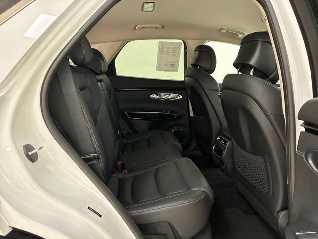 Used 2025 Genesis GV70 2.5T AWD/4WD image 16