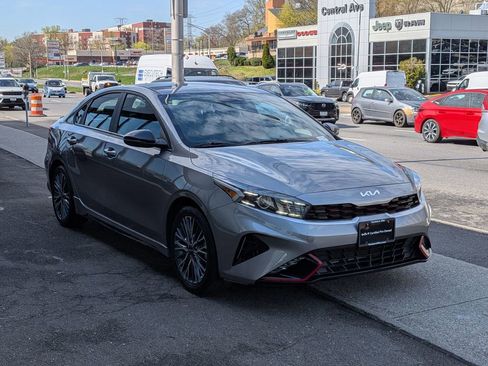 Certified 2023 Kia Forte GT-Line image 4