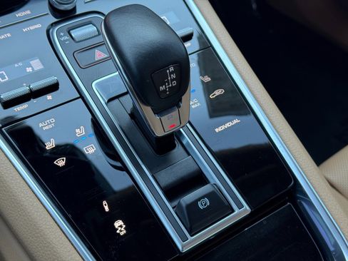 Used 2021 Porsche Panamera 4 image 36