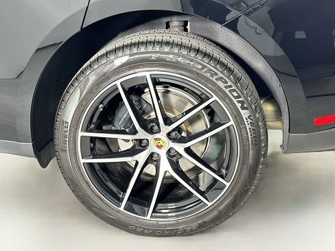 Used 2025 Porsche Macan image 34