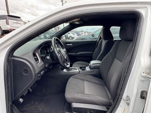 Used 2023 Dodge Charger SXT w/ Blacktop Package image 9