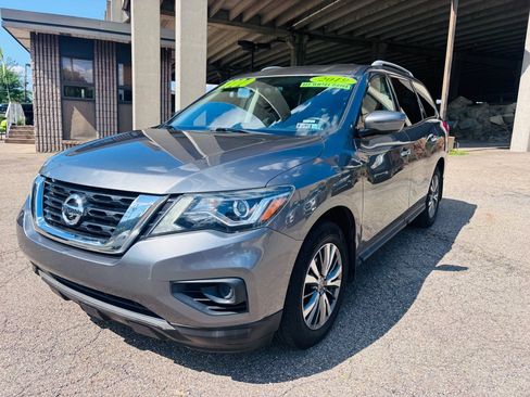 Used 2019 Nissan Pathfinder S AWD/4WD image 12
