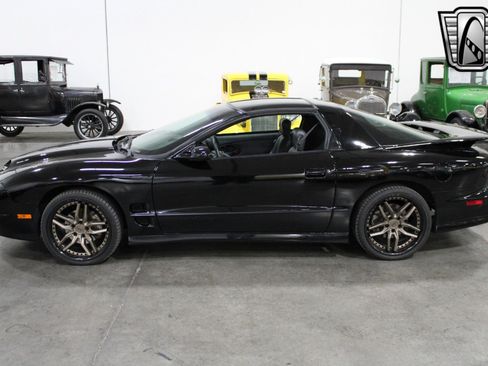 Used 1999 Pontiac Firebird Formula image 2
