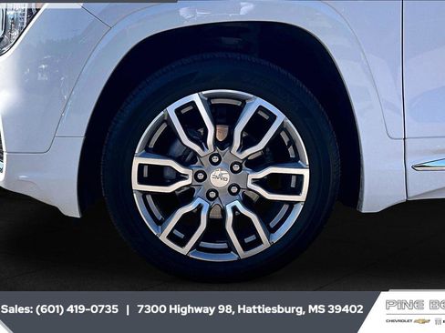 Used 2024 GMC Terrain Denali AWD/4WD image 8