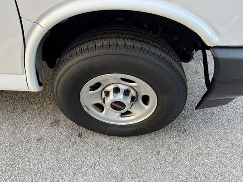 Used 2023 GMC Savana 2500 Extended w/ Driver Convenience Package image 17