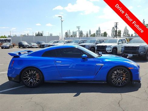 Used 2024 Nissan GT-R Premium w/ Premium Interior Package AWD/4WD image 32