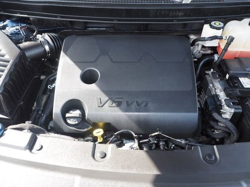 Used 2023 Chevrolet Traverse LT AWD/4WD image 11