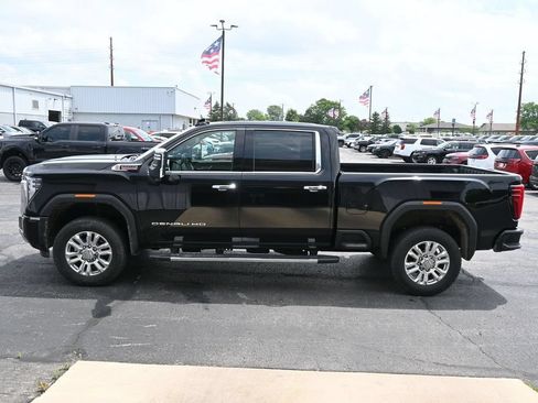 Used 2024 GMC Sierra 3500 Denali w/ Technology Package AWD/4WD image 12