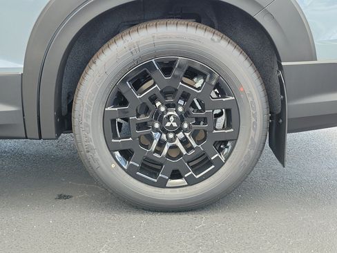 New 2026 Mitsubishi Outlander AWD image 11