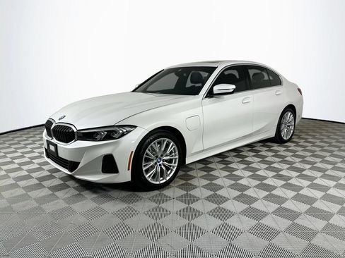 Used 2024 BMW 330e RWD image 3