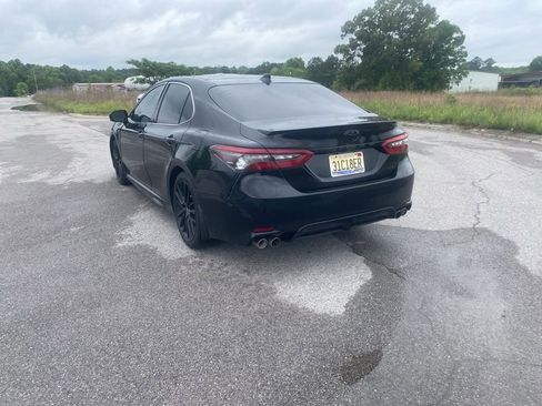 Used 2022 Toyota Camry XSE FWD image 4