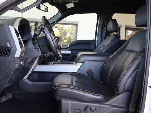 Used 2022 Ford F250 Lariat w/ Black Appearance Package image 17