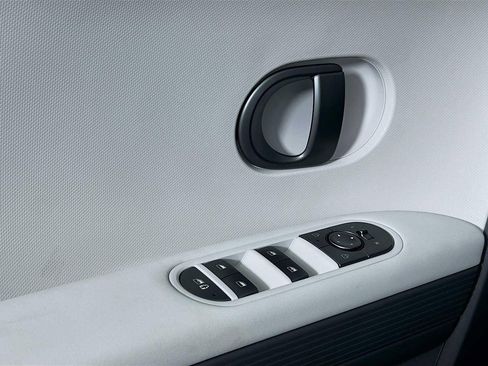 New 2026 Hyundai Ioniq 5 SEL image 18