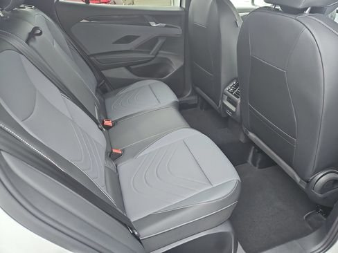 New 2026 Volkswagen Tiguan SE R-Line AWD/4WD image 28