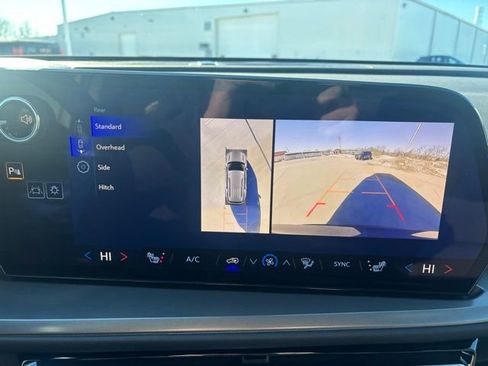 Certified 2026 Chevrolet Traverse LT w/ Driver Confidence Package image 14