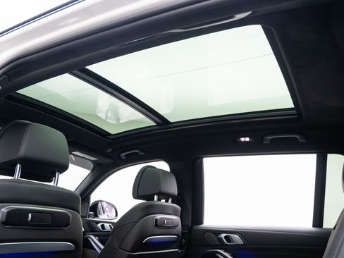 Used 2024 BMW X7 xDrive40i w/ M Sport Package image 18