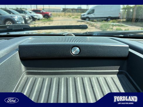 Used 2018 Ford F150 Lariat w/ Equipment Group 502A Luxury AWD/4WD image 27