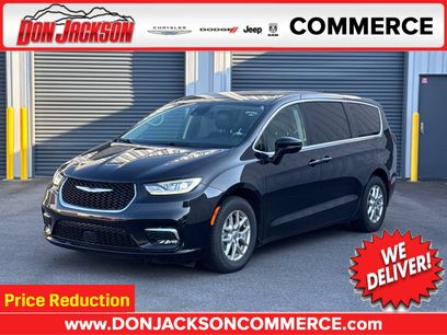 Used 2024 Chrysler Pacifica Touring-L