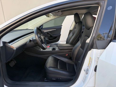 Used 2023 Tesla Model 3 Standard Range image 11