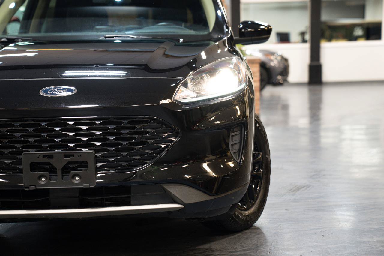 Used 2020 Ford Escape SE Sport AWD/4WD image 2