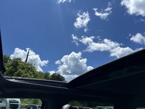 Used 2020 Ford F150 Lariat w/ Equipment Group 502A Luxury image 37