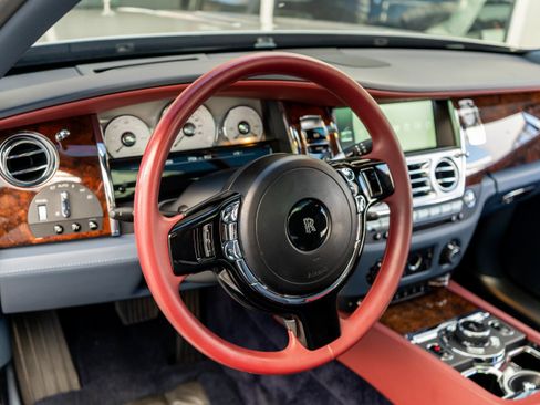 Used 2017 Rolls-Royce Ghost RWD image 14