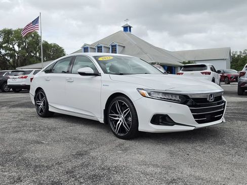 Used 2022 Honda Accord Touring image 2