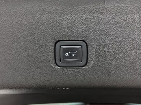 Certified 2023 Chevrolet Traverse LT image 8