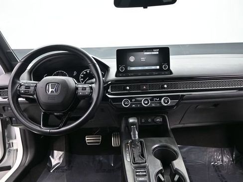 Used 2025 Honda Civic Sport image 17