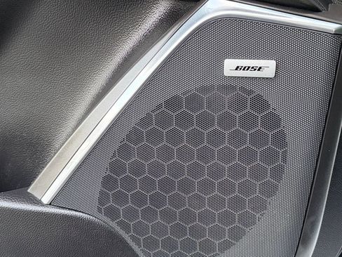 Used 2016 Cadillac Escalade Luxury image 17