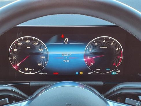 Used 2025 Mercedes-Benz GLA 250 4MATIC image 11