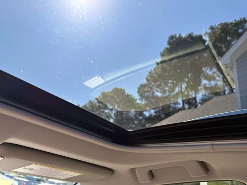 Used 2016 Toyota RAV4 XLE image 17