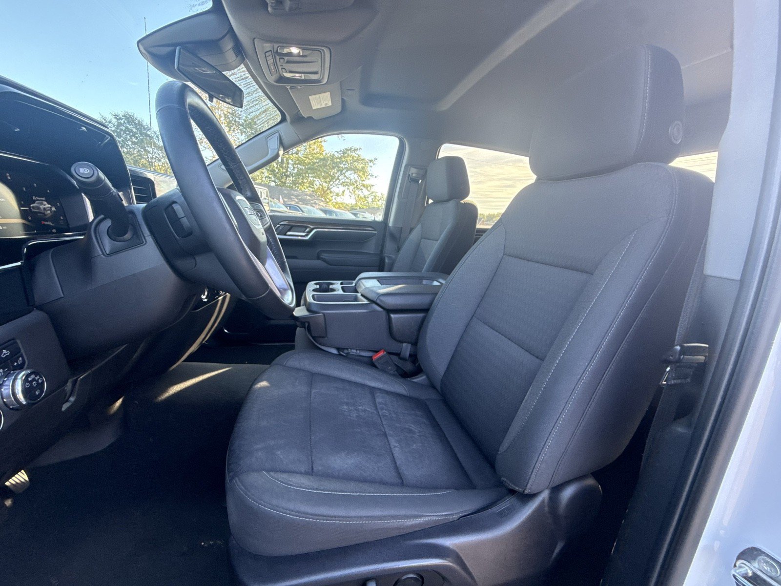 Used 2023 GMC Sierra 1500 Elevation AWD/4WD image 9