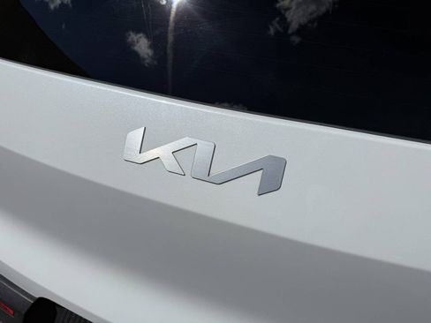 Used 2024 Kia EV9 Wind AWD/4WD image 19
