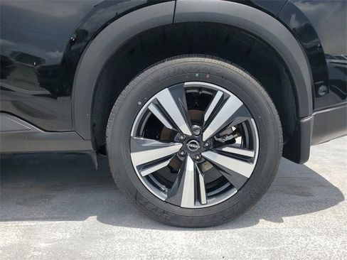 New 2025 Nissan Rogue SL w/ Tech Package image 7