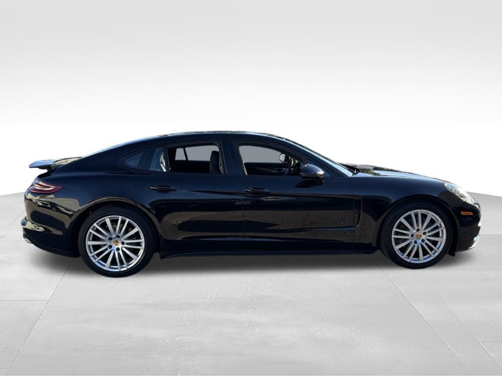 Used 2018 Porsche Panamera RWD image 11