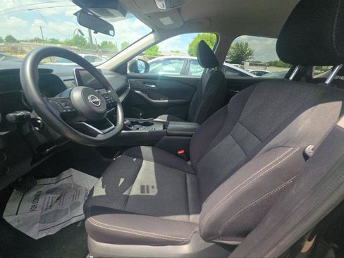 Used 2024 Nissan Rogue SV FWD image 3