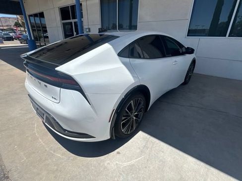 Used 2026 Toyota Prius XLE FWD image 4