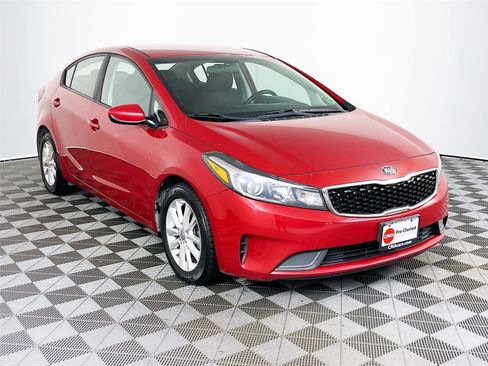 Used 2017 Kia Forte S image 1