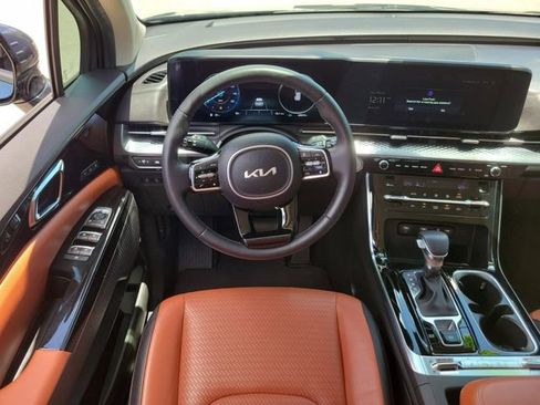 Used 2023 Kia Carnival SX Prestige FWD image 14