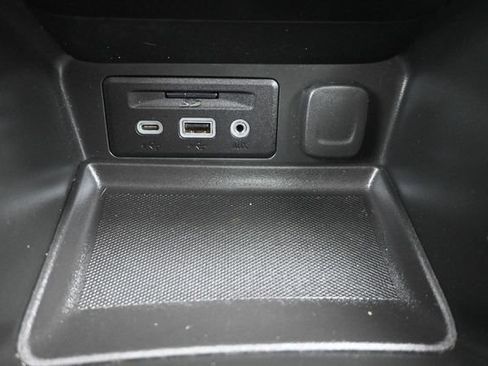 Used 2022 GMC Terrain SLT w/ Infotainment Package II FWD image 31