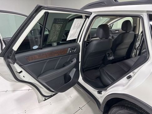 Used 2018 Subaru Outback 3.6R Limited AWD/4WD image 27