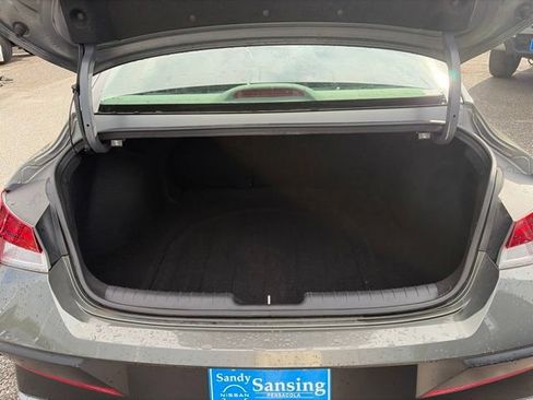 Used 2025 Hyundai Elantra SEL FWD image 19