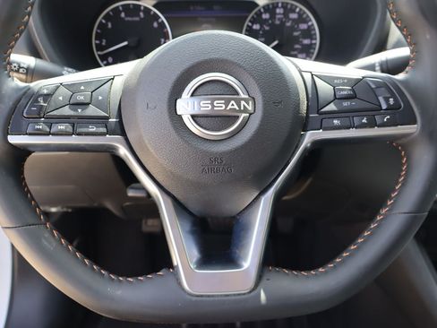 Used 2025 Nissan Sentra SR FWD image 11