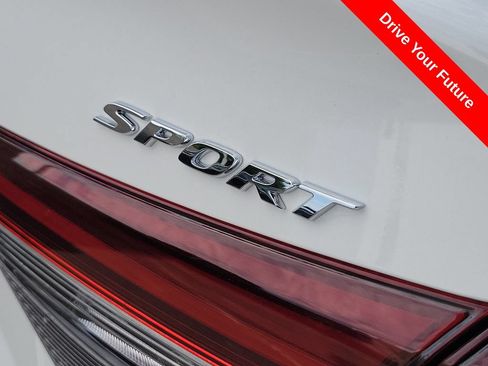Used 2025 Honda Civic Sport image 24