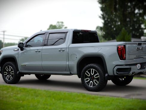 Used 2024 GMC Sierra 1500 AT4 w/ Technology Package AWD/4WD image 7